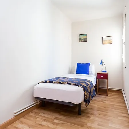 דירה Cheerful Flat